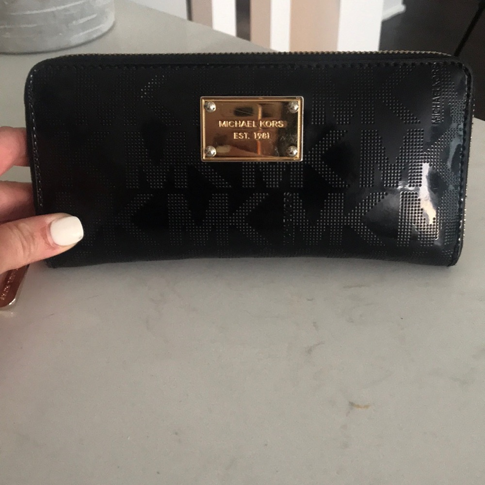 Michael kors wallet